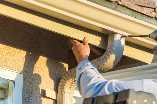 Aluminum Rain Gutter Service in Carthage